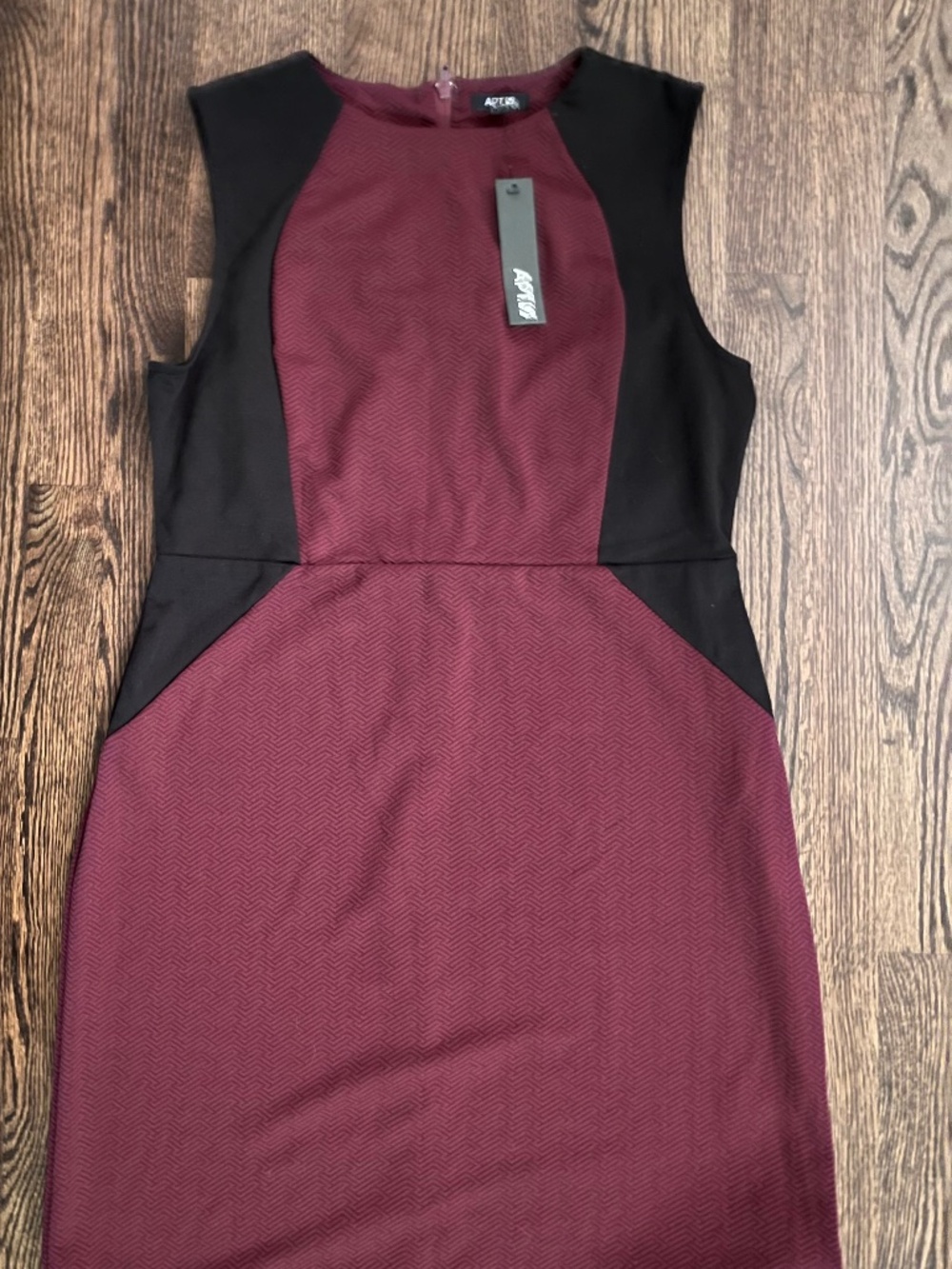 NWT Apt. 9 Burgundy & Black Colorblock Textured Sheath Dress- Size L